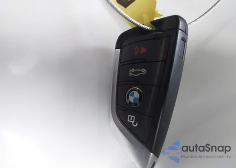 2019 BMW X1 xDrive28I z USA, uszkodzony, nr VIN WBXHT3C52K5L37748